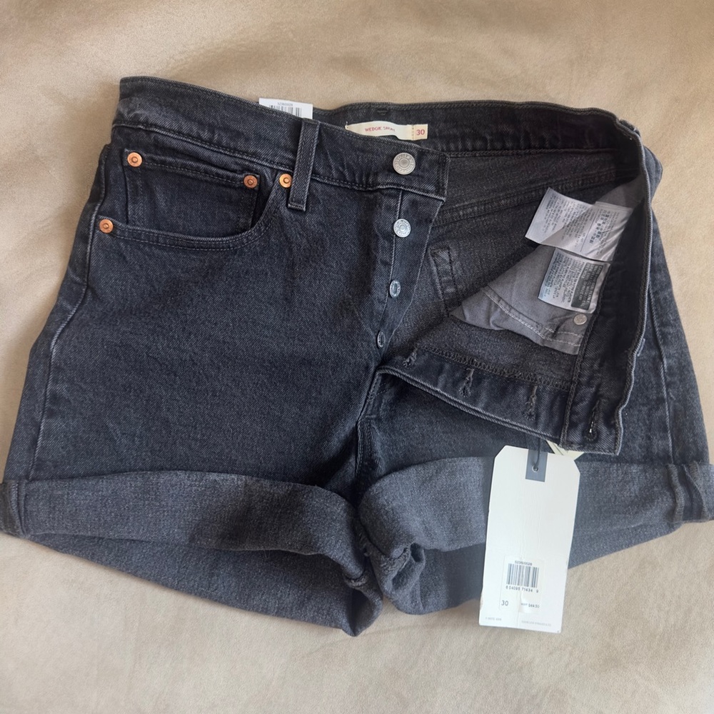 Levi  wedgie denim shorts